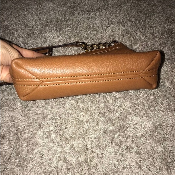 Michael Kors Bedford Leather Crossbody Bag - Picture 4 of 8